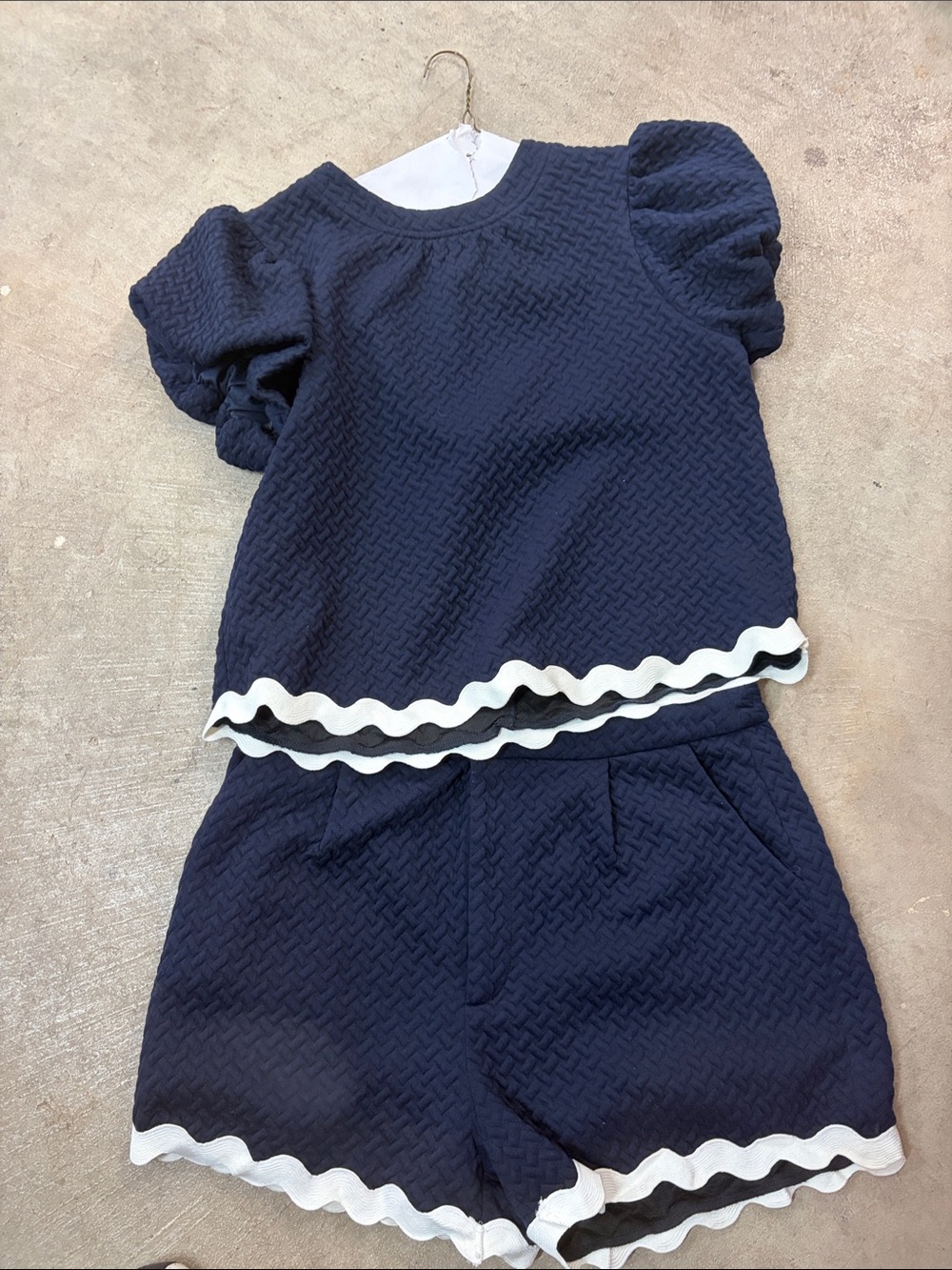 Women’s Voy Navy Textured Puff-Sleeve textured  and shorts with Cream Wave Hem
